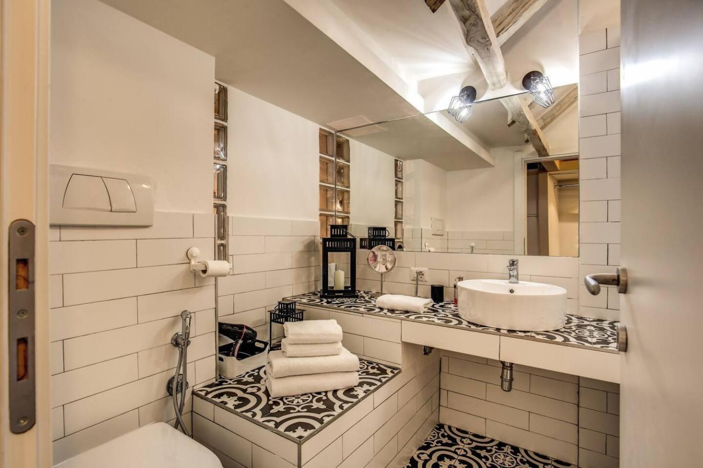 Attic With Terrace By Trevi Fountain Apartment Rome Luaran gambar