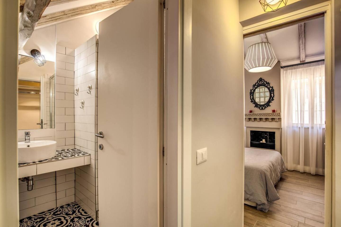 Attic With Terrace By Trevi Fountain Apartment Rome Luaran gambar